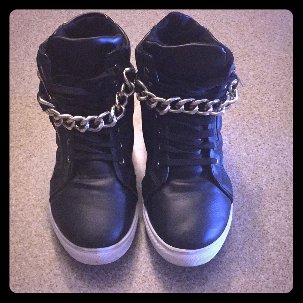 Women’s size 9 high tops